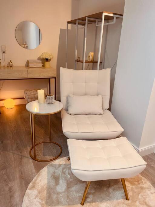 Amalfi Home - Stylish Apartment With Terrace Schönefeld Kültér fotó